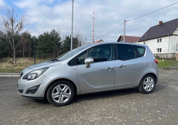 Opel Meriva cena 25499 przebieg: 179000, rok produkcji 2011 z Moryń małe 407